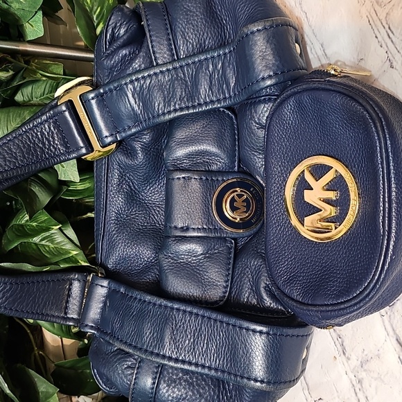 Michael Kors Blue Supple Pebbled Leather Bag/Makeup Bag - Picture 1 of 15
